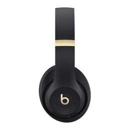 Beats Studio Pro noise-Cancelling wireless Headphones with microphone - Black & Gold