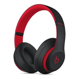 Beats By Dr. Dre Studio3 Defiant noise-Cancelling Headphones with microphone - Black/Red