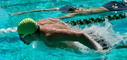 iphone-15-pro-swimming-photo