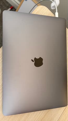 MacBook Pro 13-inch (2020) - Apple M1 8-core and 8-core GPU - 8GB