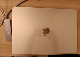 MacBook Air 13-inch (2024) - Apple M3 8-core and 10-core GPU
