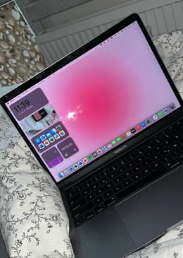 MacBook Pro Retina 13-inch (2017) - Core i5 - 8GB SSD 128 QWERTY