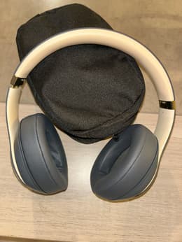 Beats By Dr. Dre Beats Studio3 noise-Cancelling wireless