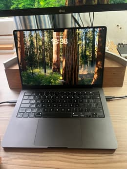 MacBook Pro 14-inch (2023) - Apple M3 Pro 11-core and 14-core GPU