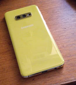 Samsung Galaxy S10e 128GB イエロー 本体 Samsung Galaxy S10e 128GB Single SIM Canary Yellow DE