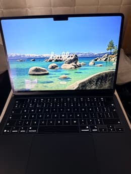 MacBook Air 13-inch (2025) - Apple M4 10-core and 8-core GPU