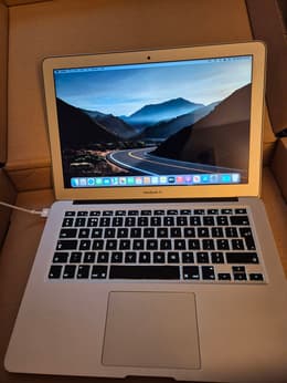 MacBook Air 13-inch (2015) - Core i5 - 8GB SSD 256 QWERTY