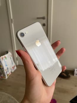Apple iPhone8 silver 256GB 0 256GB iPhone SIM-free, with 整備済み品