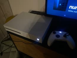 Xbox One S 500GB - White | Back Market