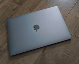 MacBook Air 13-inch (2020) - Apple M1 8-core and 7-core GPU - 8GB