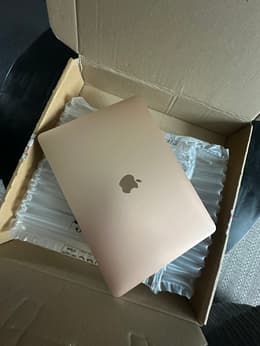 MacBook Air 13-inch (2020) - Apple M1 8-core and 7-core GPU - 8GB