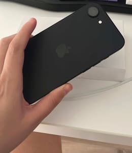 Apple iPhone16e ブラック 128GB Apple iPhone 16e - buy - Gomibo.co.uk