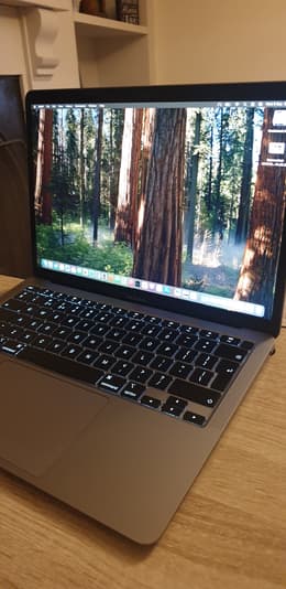 MacBook Air 13-inch (2020) - Apple M1 8-core and 7-core GPU - 16GB