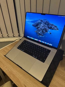 MacBook Pro 16-inch (2021) - Apple M1 Max 10-core and 32-core GPU