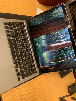 MacBook Pro 13-inch (2020) - Apple M1 8-core and 8-core GPU - 8GB