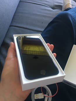 iPhone SE (2020) 256GB - Black - Unlocked | Back Market