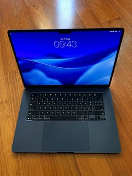 MacBook Air 13-inch (2025) - Apple M4 10-core and 8-core GPU